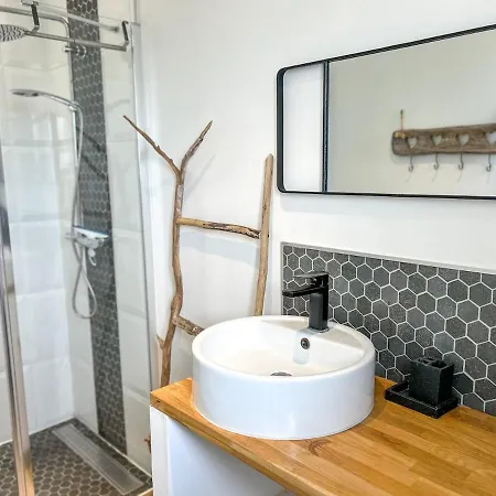 Nyaraló Avec Piscine Chauffee, A 5mn De La Sainte-Marie-de-Ré