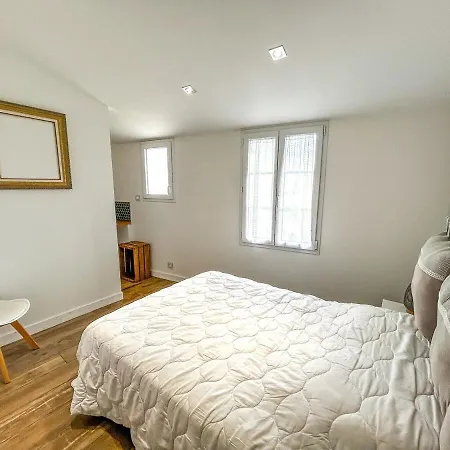 Avec Piscine Chauffee, A 5mn De La *