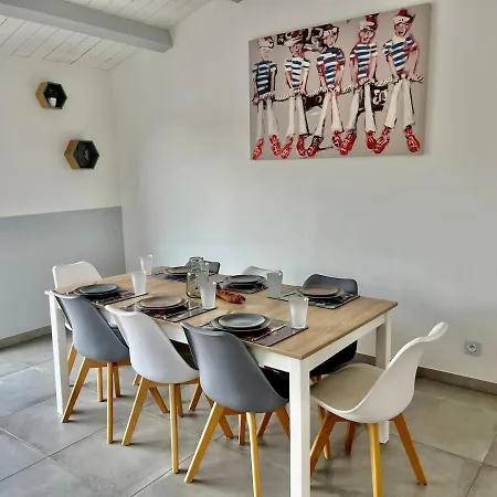 Nyaraló Avec Piscine Chauffee, A 5mn De La Sainte-Marie-de-Ré